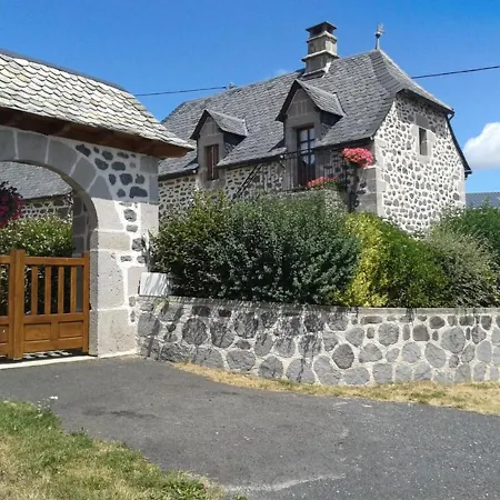 Maison De Caractere Renovee, 4 Pers, Au Coeur Du Carladez Avec Jardin Privatif Et Activites Touristiques A Proximite - Fr-1-742-225 *
